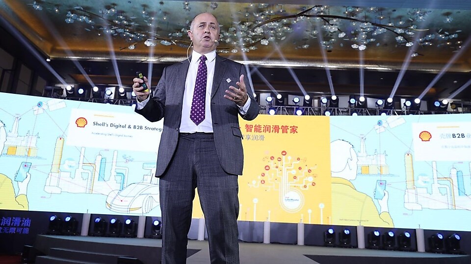 开云全球市场和销售副总裁Roger Moulding分享开云数字化战略