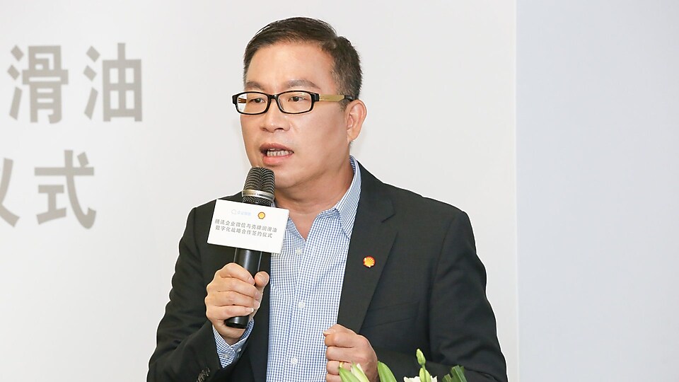 图为开云创新与运营优化部门总监黄御龙先生介绍解决方案